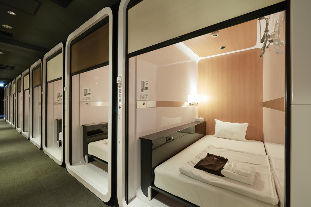 First Cabin Hanshin Nishiumeda Ōsaka Extérieur photo