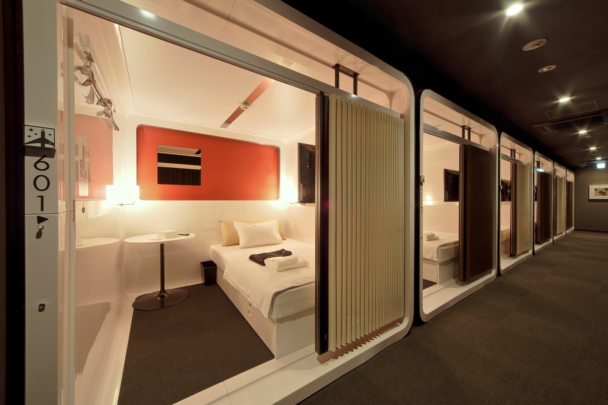 First Cabin Hanshin Nishiumeda Ōsaka Extérieur photo